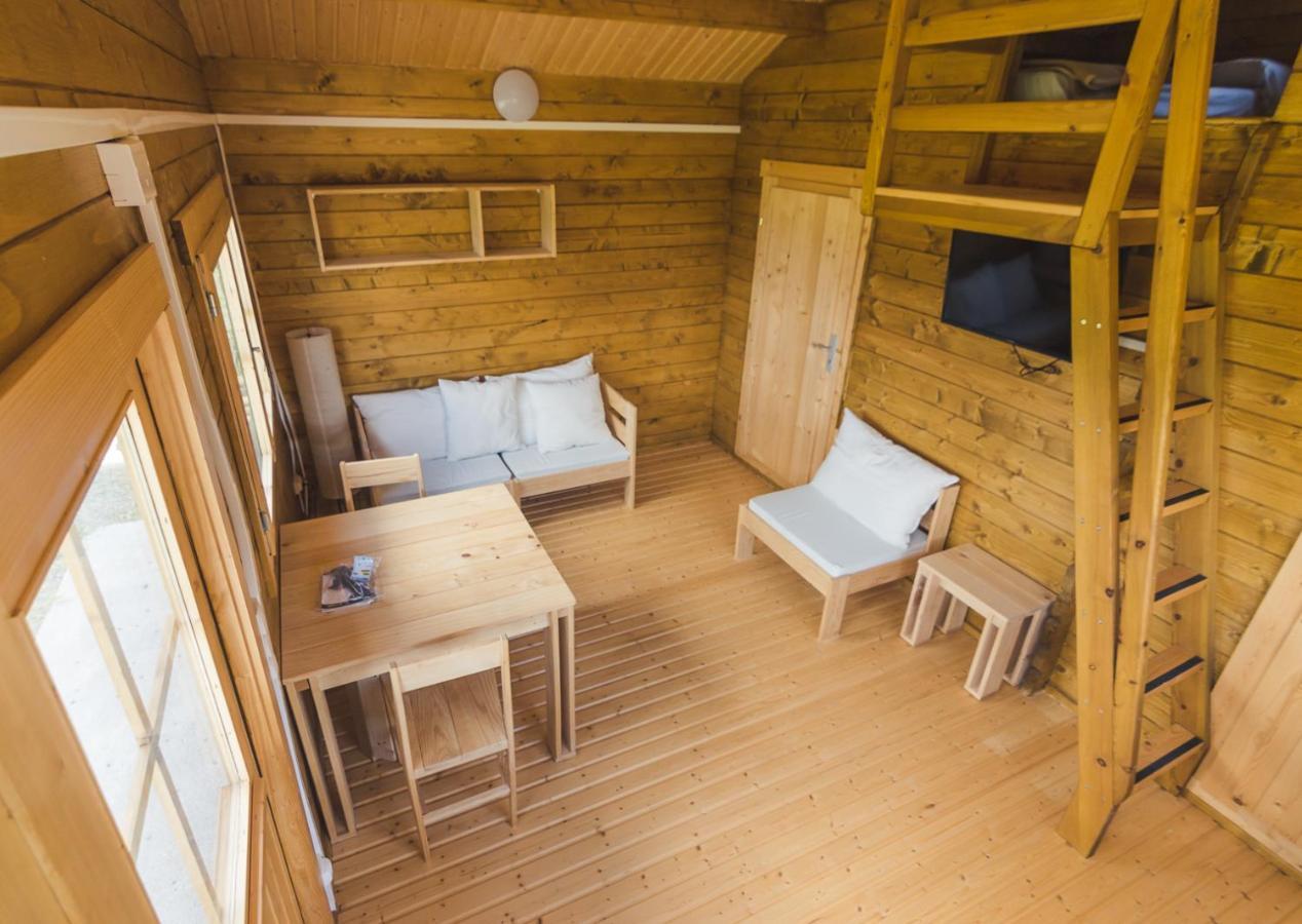 Albergue Restaurante De Artieda Kültér fotó