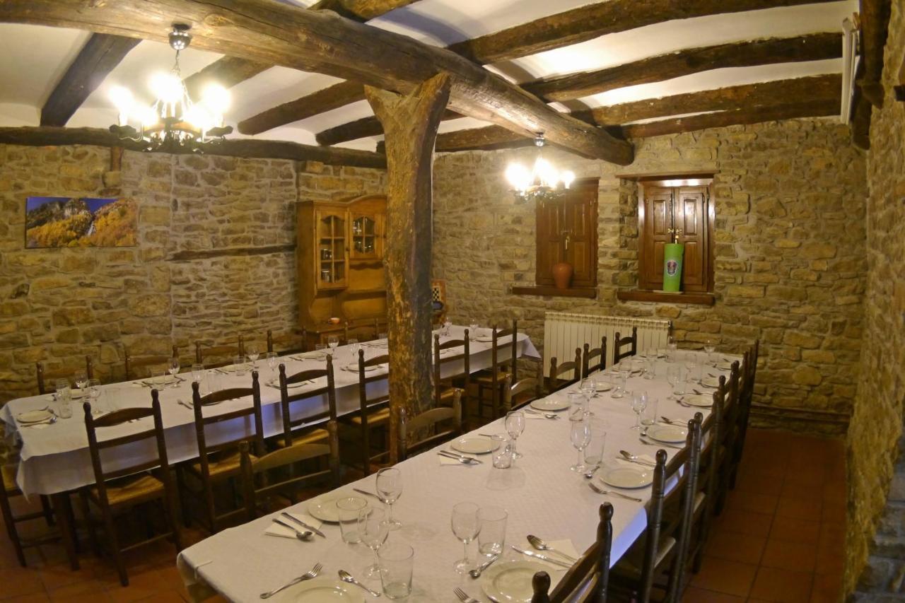 Albergue Restaurante De Artieda Kültér fotó