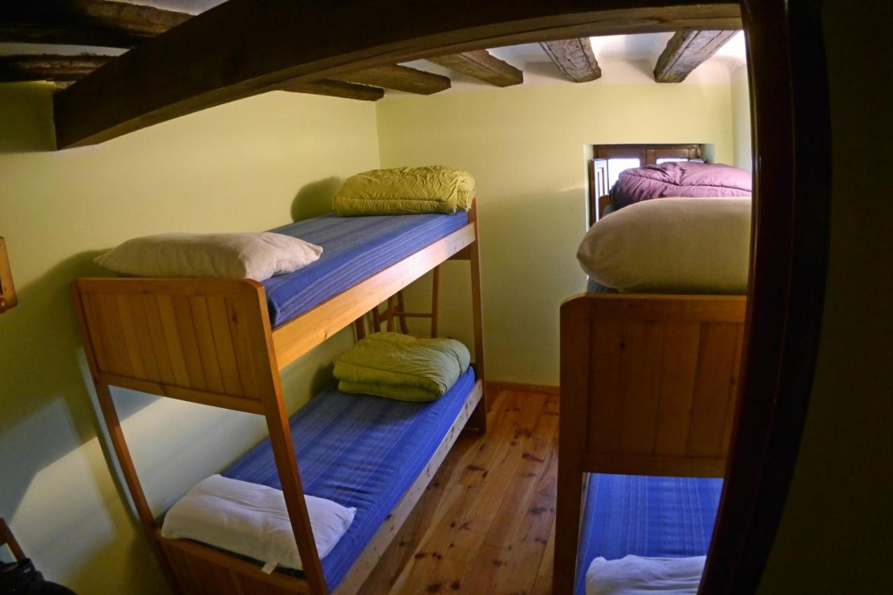 Albergue Restaurante De Artieda Kültér fotó