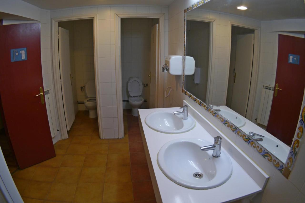Albergue Restaurante De Artieda Kültér fotó