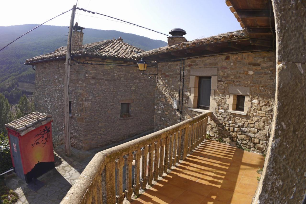 Albergue Restaurante De Artieda Kültér fotó