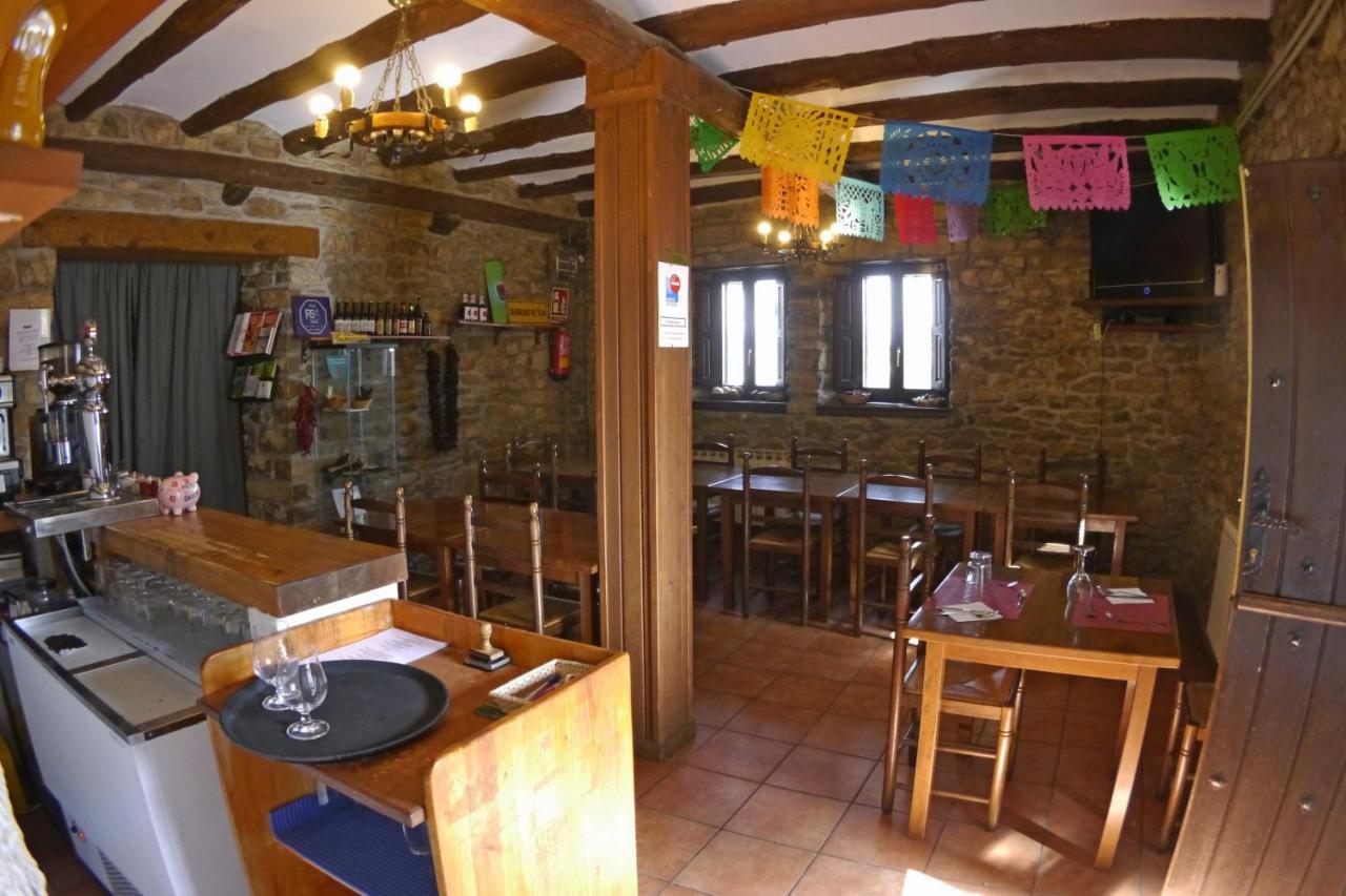 Albergue Restaurante De Artieda Kültér fotó