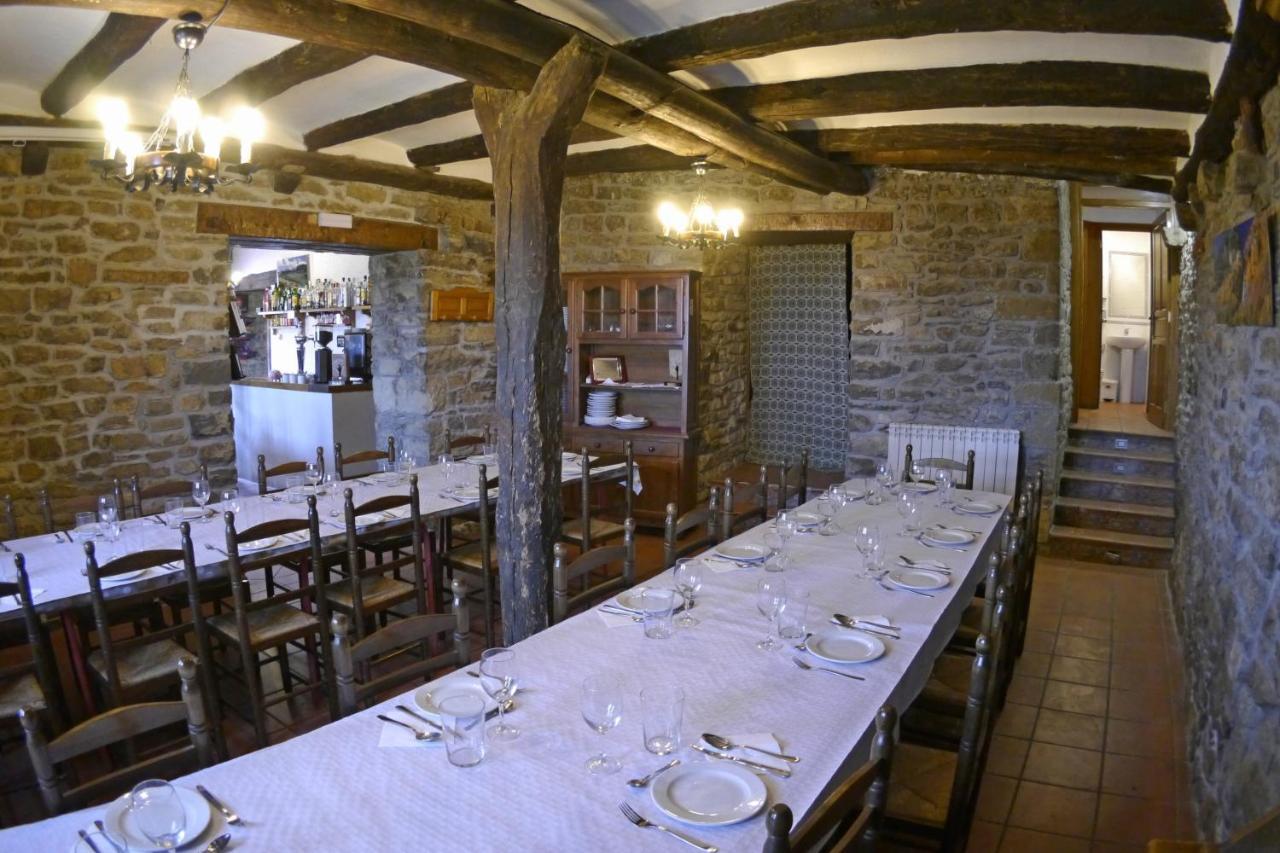 Albergue Restaurante De Artieda Kültér fotó
