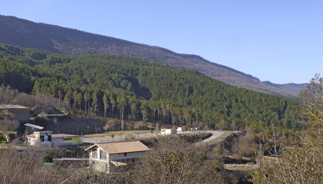 Albergue Restaurante De Artieda Kültér fotó