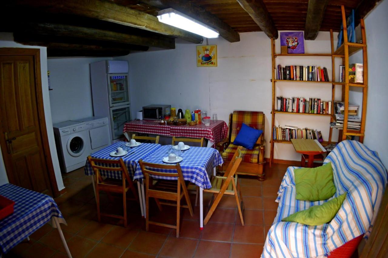 Albergue Restaurante De Artieda Kültér fotó